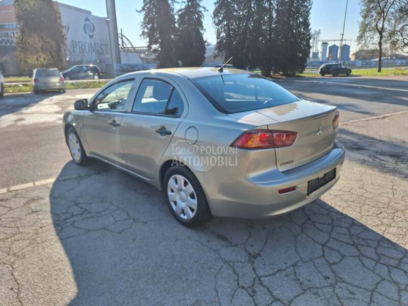 Mitsubishi Lancer 