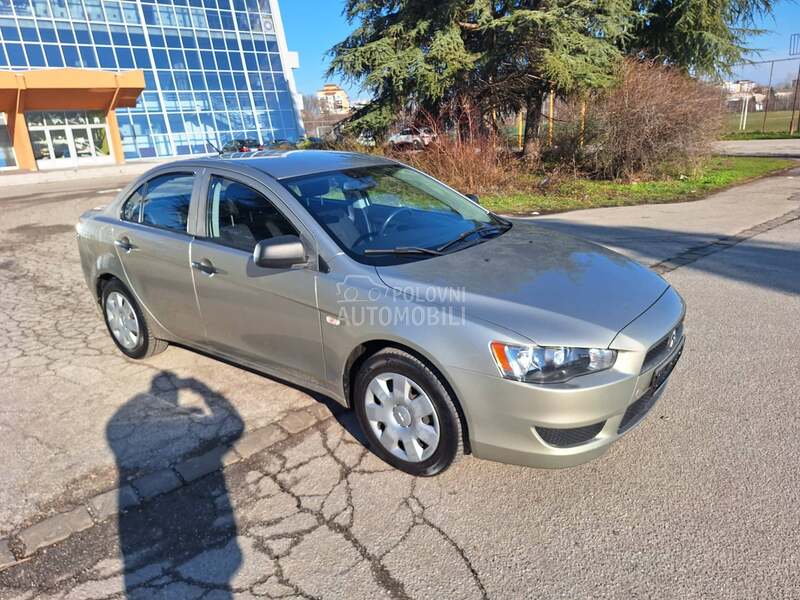 Mitsubishi Lancer 