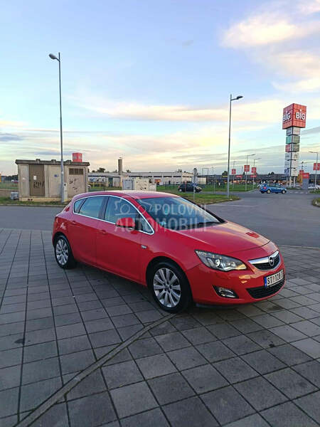 Opel Astra J 1.6