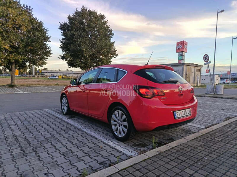 Opel Astra J 1.6