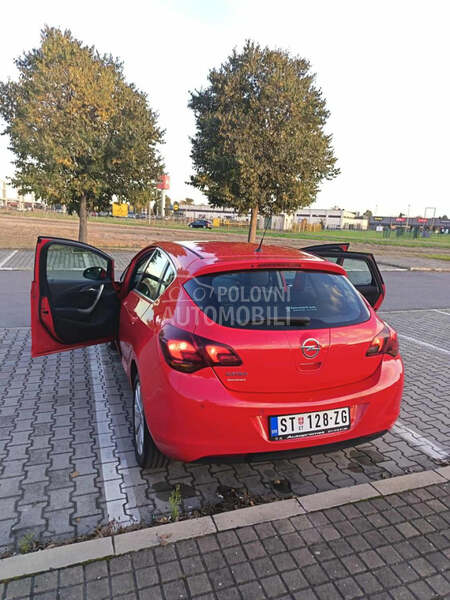 Opel Astra J 1.6