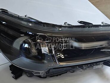 Originalni farovi za Toyota Hilux od 2021. do 2025. god.