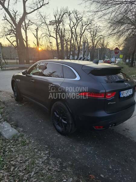 Jaguar F pace 