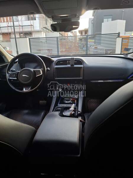 Jaguar F pace 