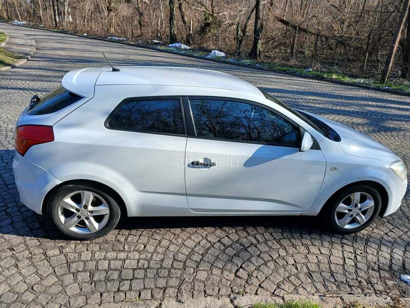 Kia pro_cee`d 
