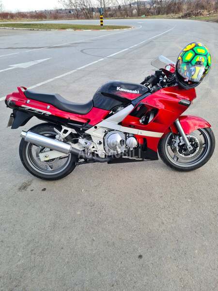 Kawasaki zzr600