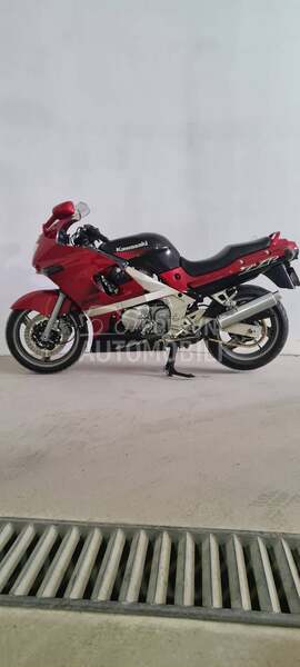 Kawasaki zzr600
