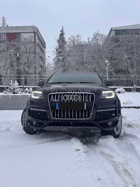 Audi Q7 