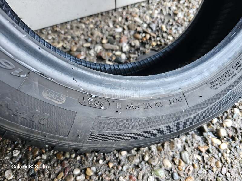 Hankook 185/60 R15 Zimska