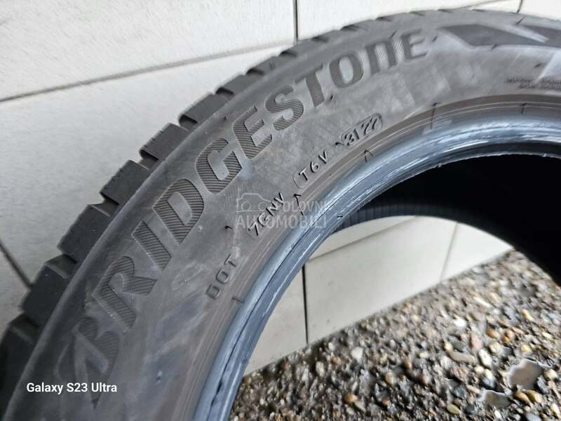 Bridgestone 235/50 R19 Zimska