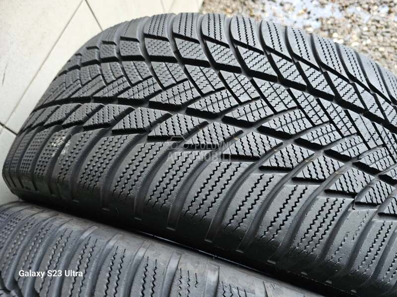 Bridgestone 235/50 R19 Zimska