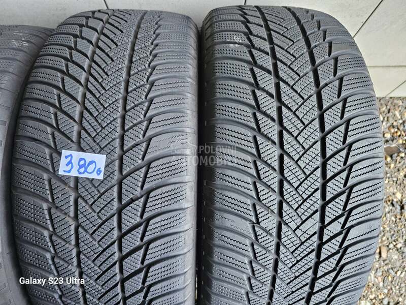 Bridgestone 235/50 R19 Zimska