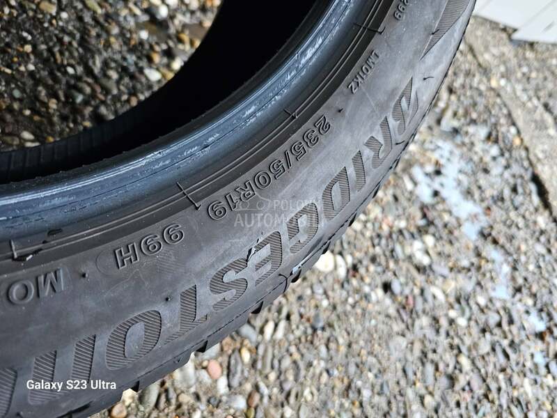 Bridgestone 235/50 R19 Zimska