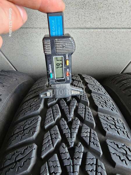 Dunlop 185/60 R15 Zimska