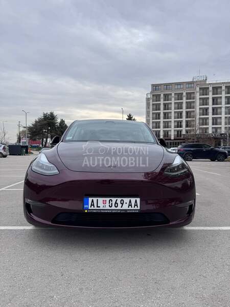 Tesla Model Y 