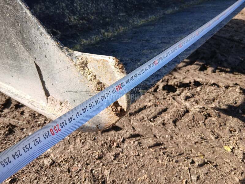 utovarna kasika240cm