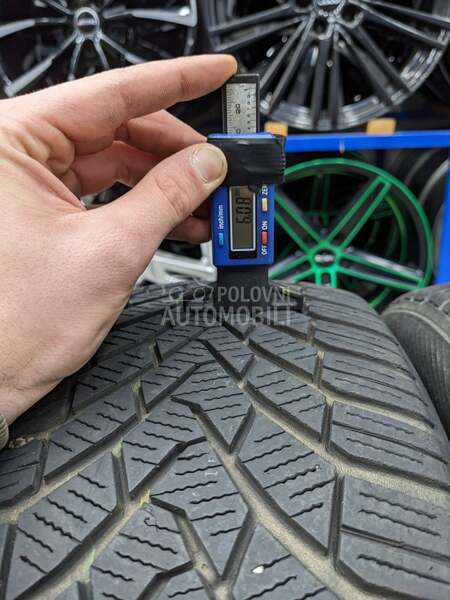 Continental 205/55 R16 Zimska