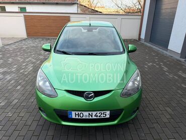 Mazda 2 SA TABLICAMA