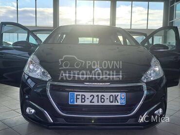Peugeot 208 1.2 PURE NAV LED USB