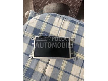 na prodaju vrata  za a4 naviga za Audi A4 od 2009. do 2013. god.