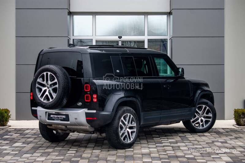 Land Rover Defender 