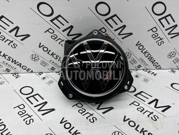 Parking rikverc kamera u znaku za Volkswagen Golf 8, Passat B9