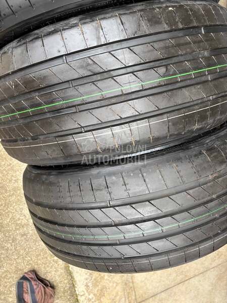 Goodyear 225/40 R19 Letnja