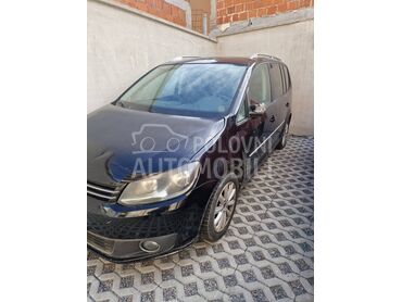Volkswagen Touran 2.0tdi 2011. god. -  kompletan auto u delovima