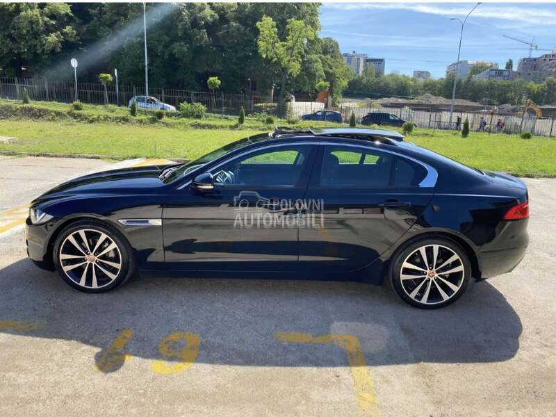 Jaguar XE 