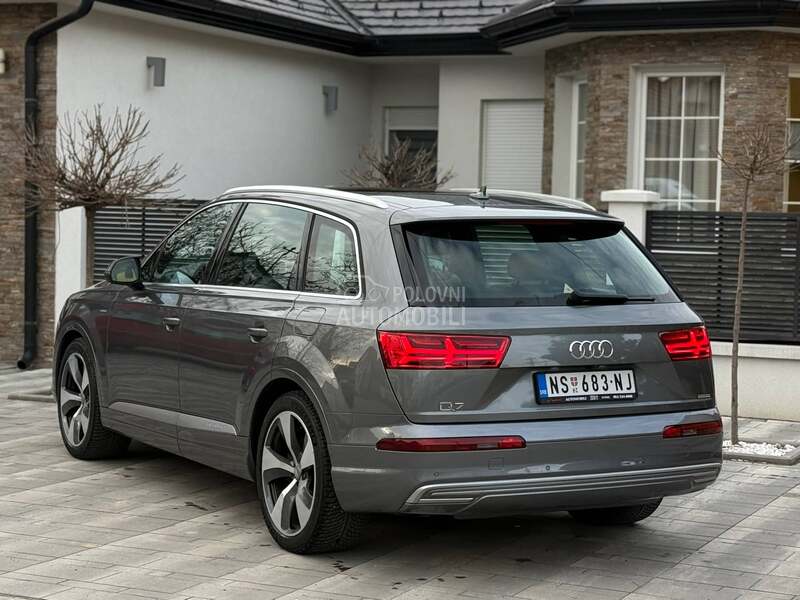 Audi Q7 e tron ful