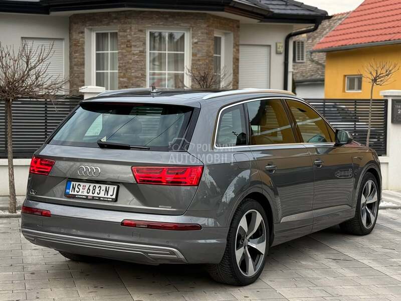 Audi Q7 e tron ful
