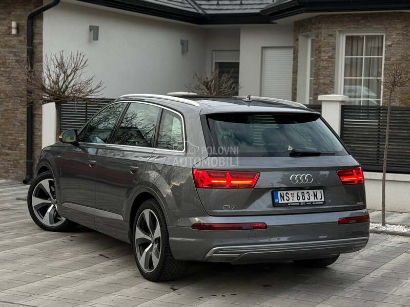 Audi Q7 e tron ful