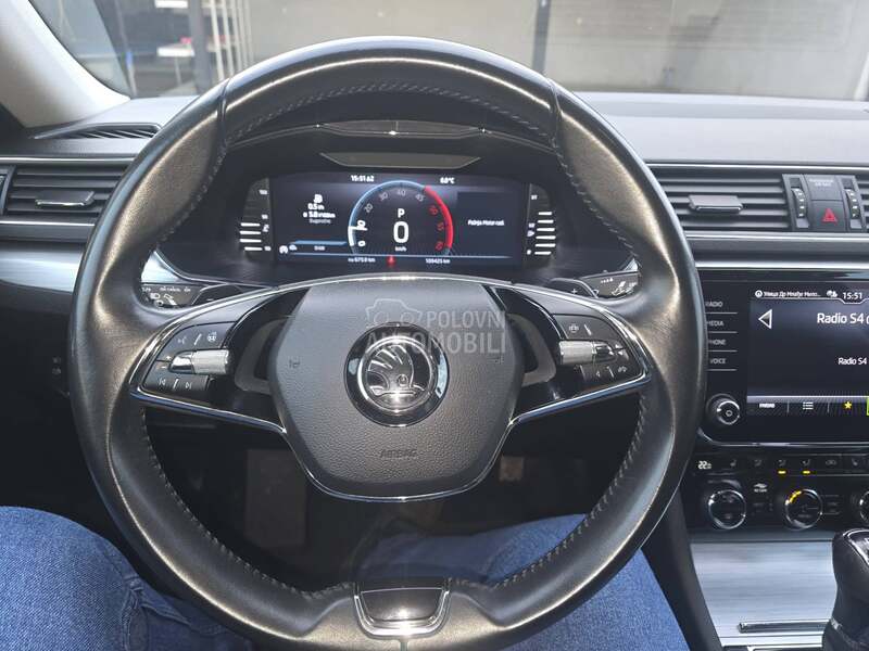 Škoda Superb 