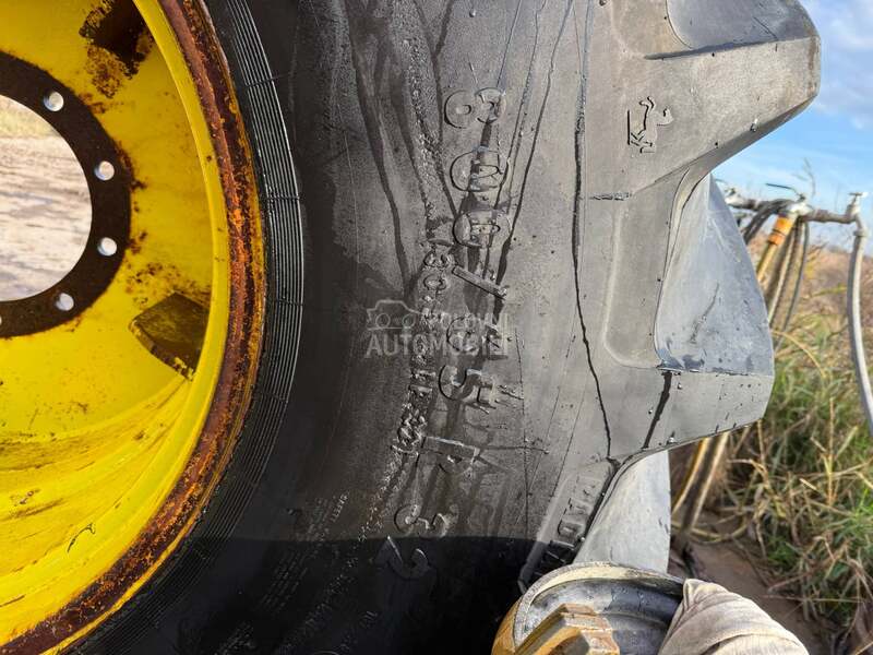 Continental 800/65 R32