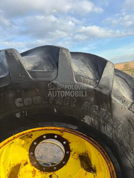 Continental 800/65 R32