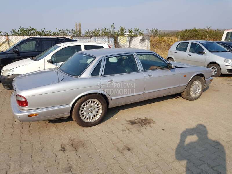 Jaguar XJ8 3,2v8