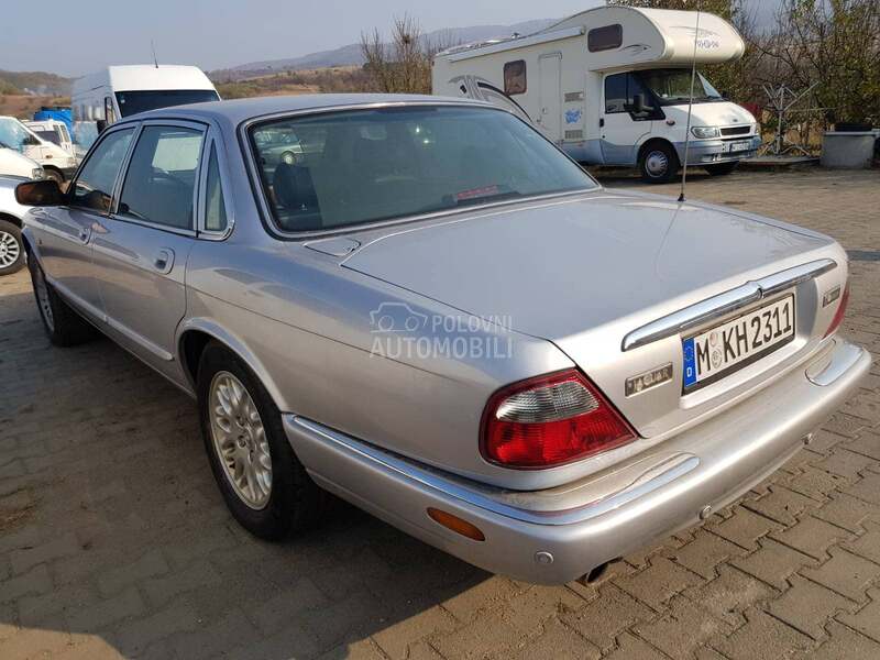 Jaguar XJ8 3,2v8