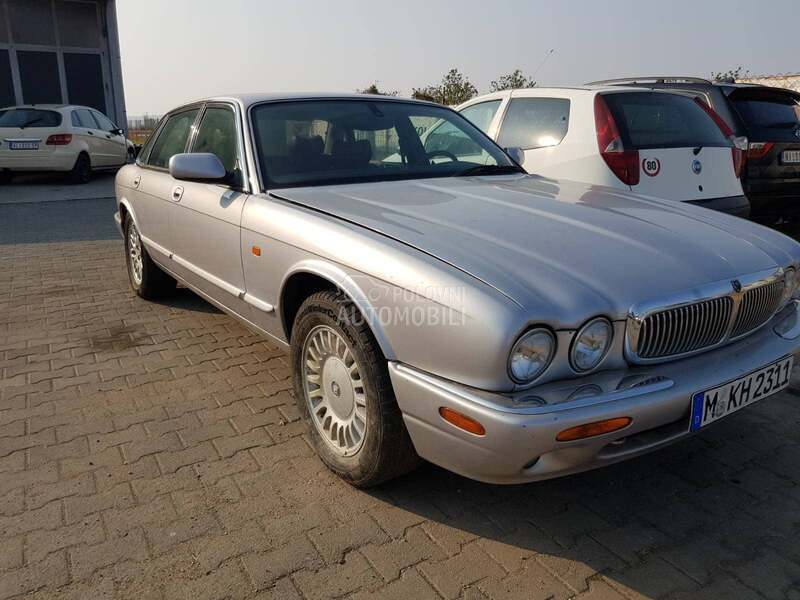 Jaguar XJ8 3,2v8