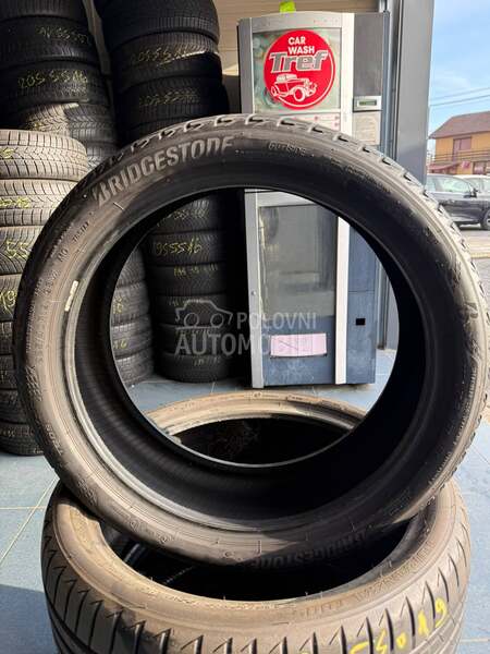 Bridgestone 225/40 R19 Letnja
