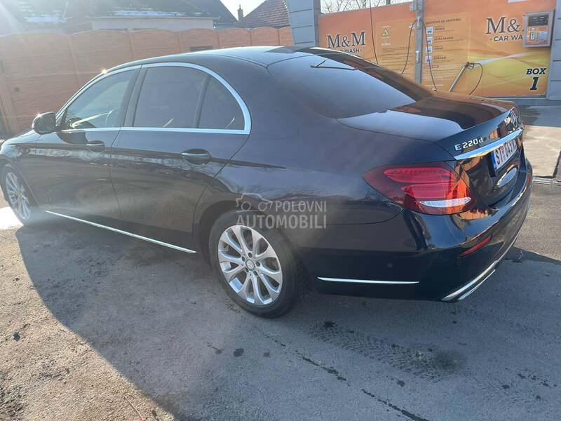 Mercedes Benz E 220 