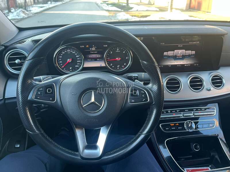 Mercedes Benz E 220 