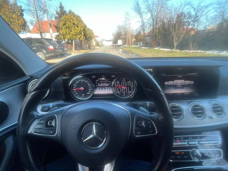 Mercedes Benz E 220 