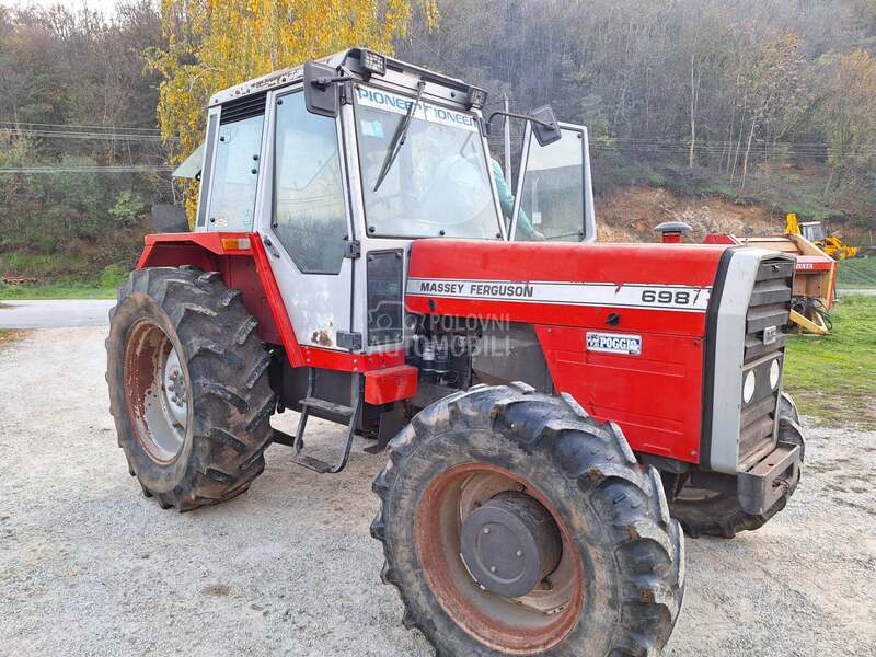Massey Ferguson 698