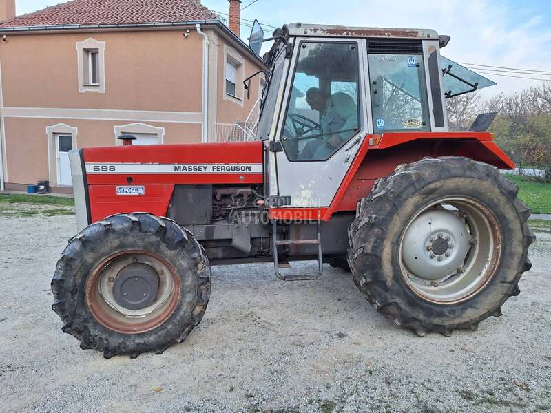 Massey Ferguson 698