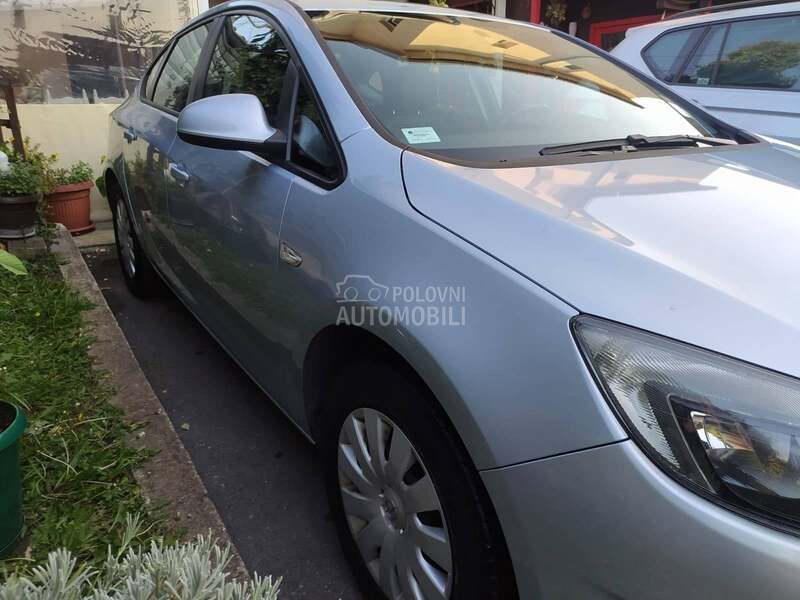 Opel Astra J 