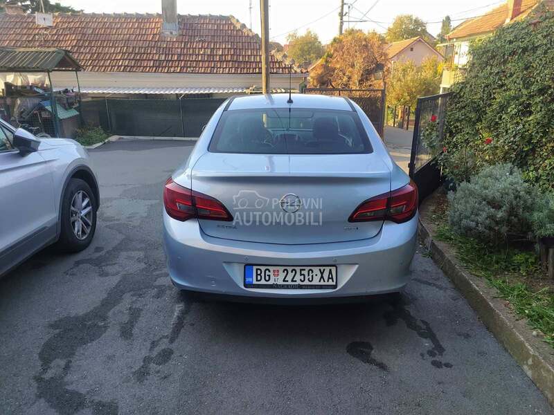 Opel Astra J 