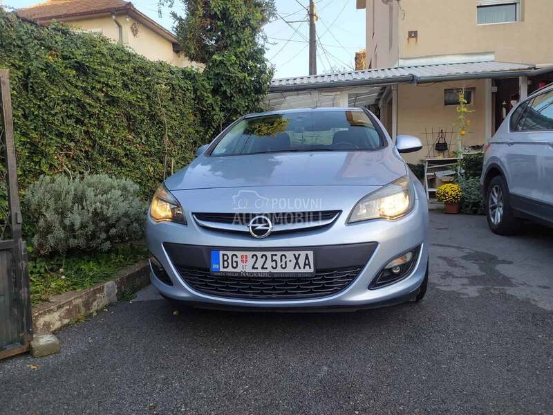 Opel Astra J 