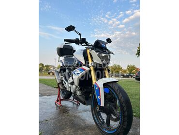 BMW g310r