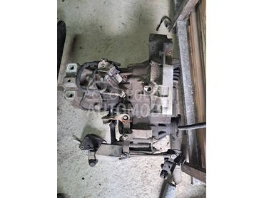 Razni delovi za Volkswagen Golf 2, Golf 3, Golf 4 od 1990. do 2006. god.