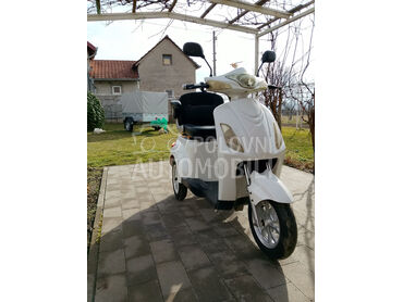 Access Motor Trocikl